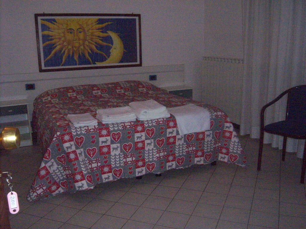 Nuovo Hotel Tripoli Settimo Vittone Oda fotoğraf